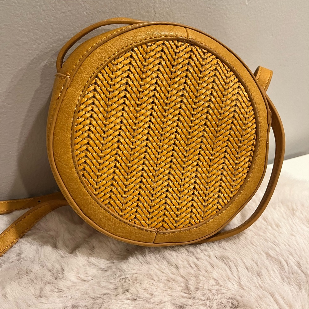SOLD - ❌ POST- Sole Society Yellow Round Woven Crossbody Purse